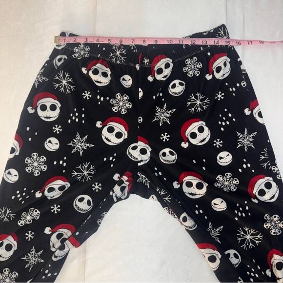 Disney Nightmare Before Christmas Soft Jack Santa Hat Snowflakes Skull Details - Picture 8 of 11